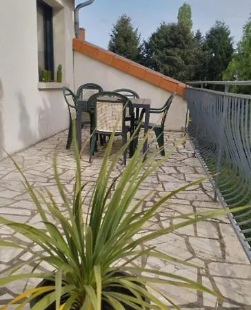 Les Loges Apartment *
